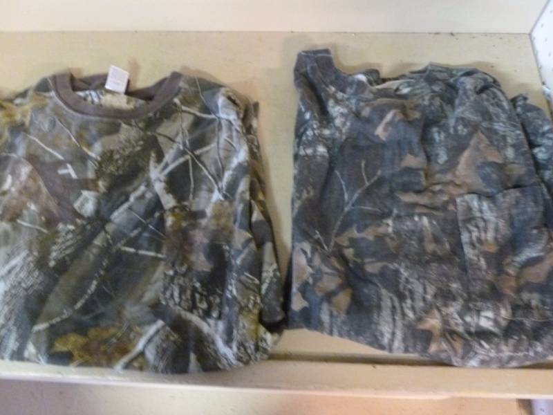 lot 34 image: Hunting Clothes