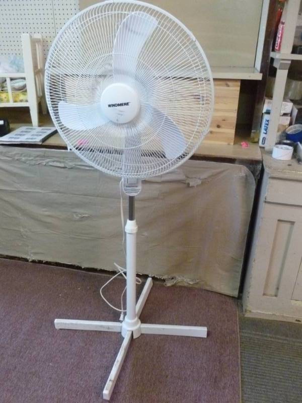 lot 43 image: Fan