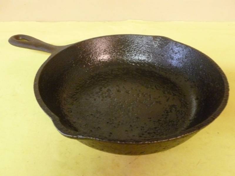 lot 70 image: Cast Iron Pan