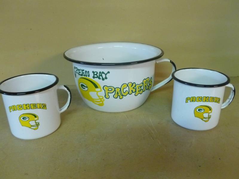 lot 76 image: Enamelware