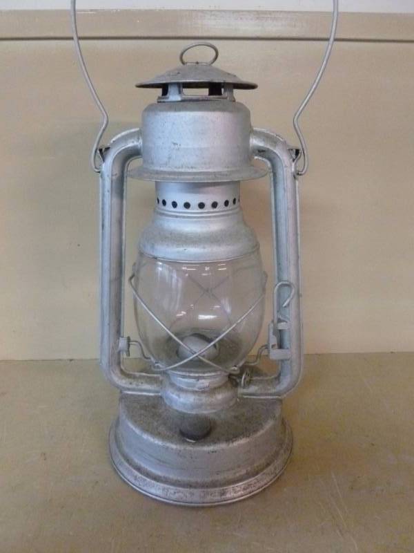 lot 107 image: Vintage Barn Lantern