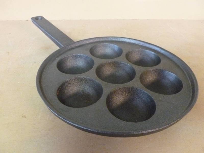 lot 121 image: Cast Iron Pan