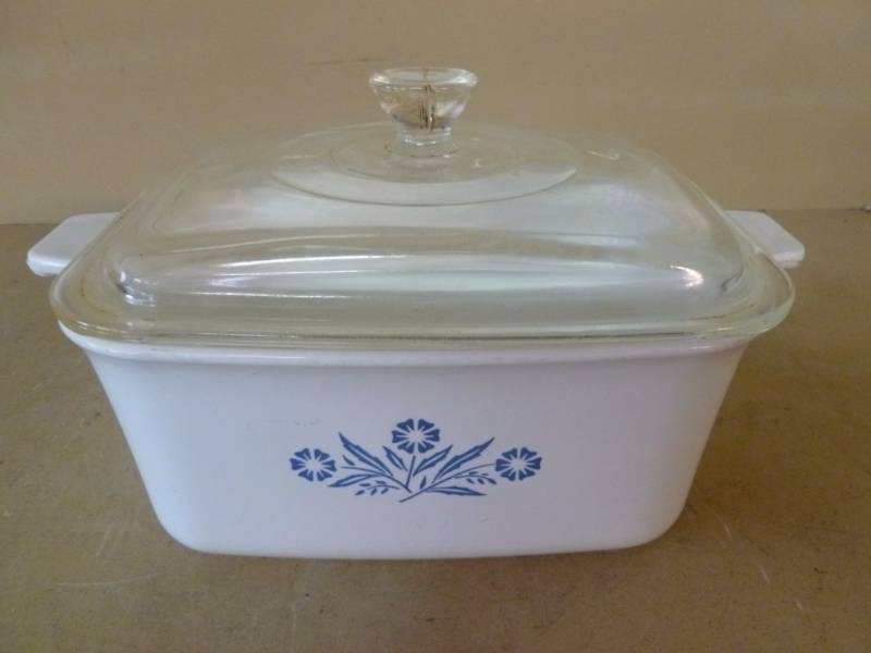 lot 122 image: Corning Ware