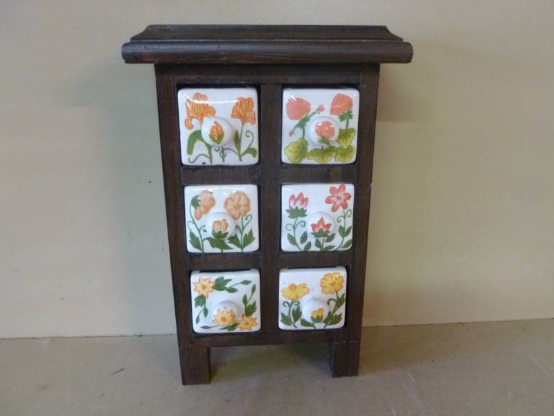 lot 127 image: Kitchen
