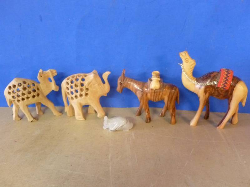 lot 130 image: Wooden Figurines