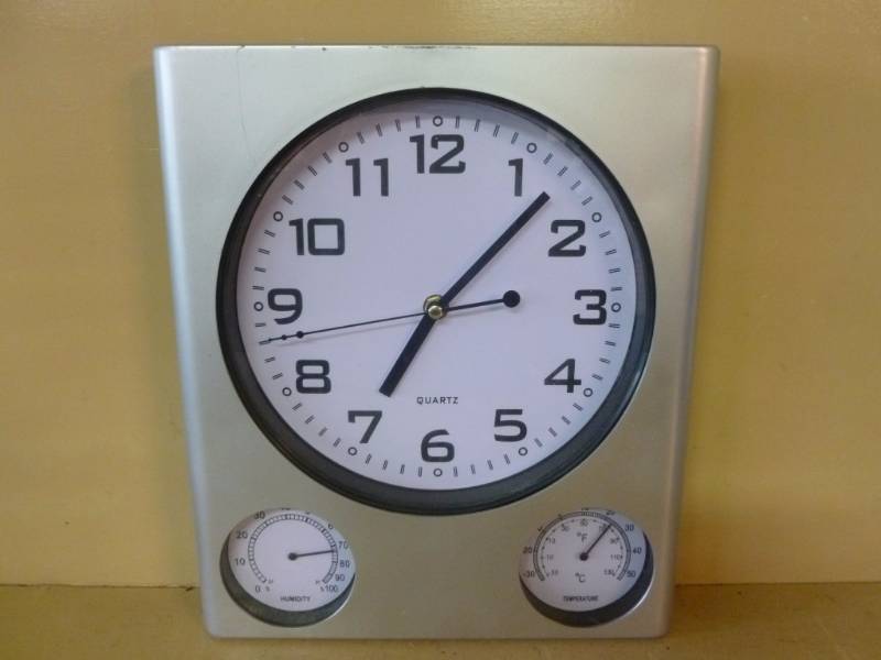 lot 132 image: Wall Clock