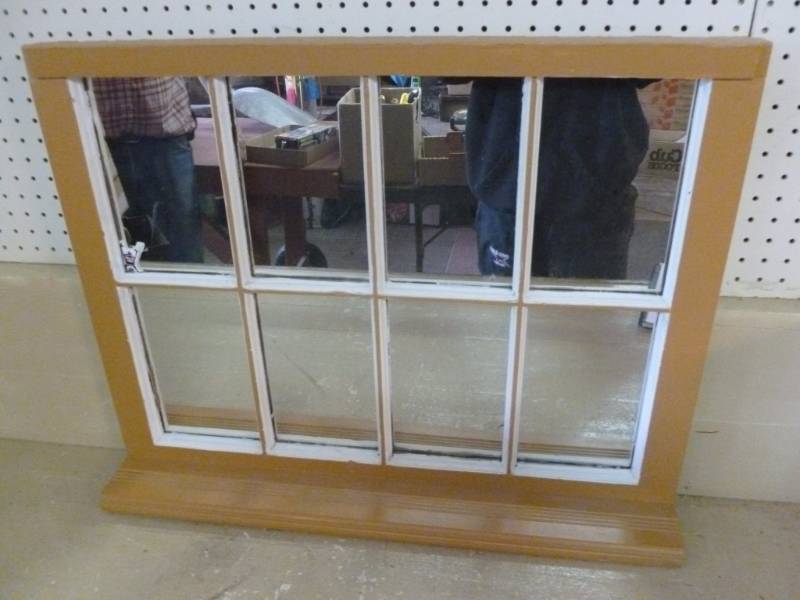 lot 135 image: Vintage Mirrored Shelf