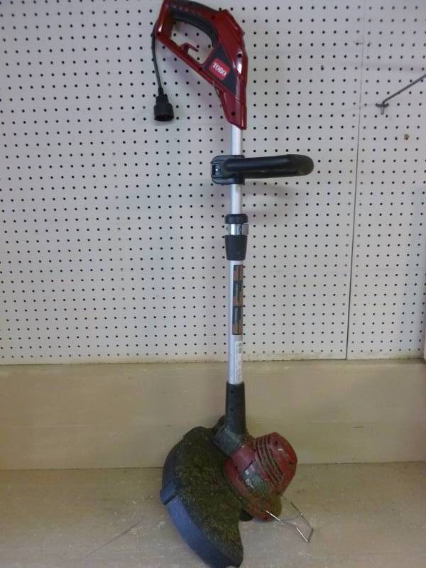 lot 146 image: Toro Trimmer