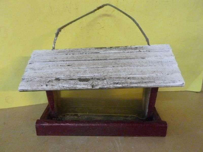 lot 155 image: Bird Feeder