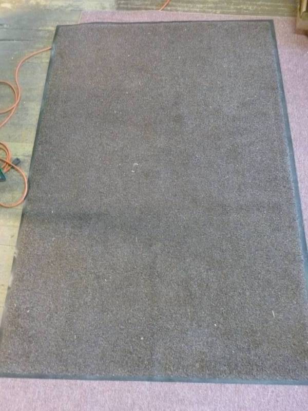 lot 158 image: Commercial Rug