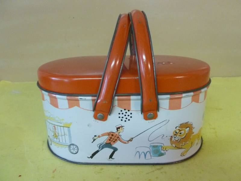 lot 181 image: Vintage Metal Container