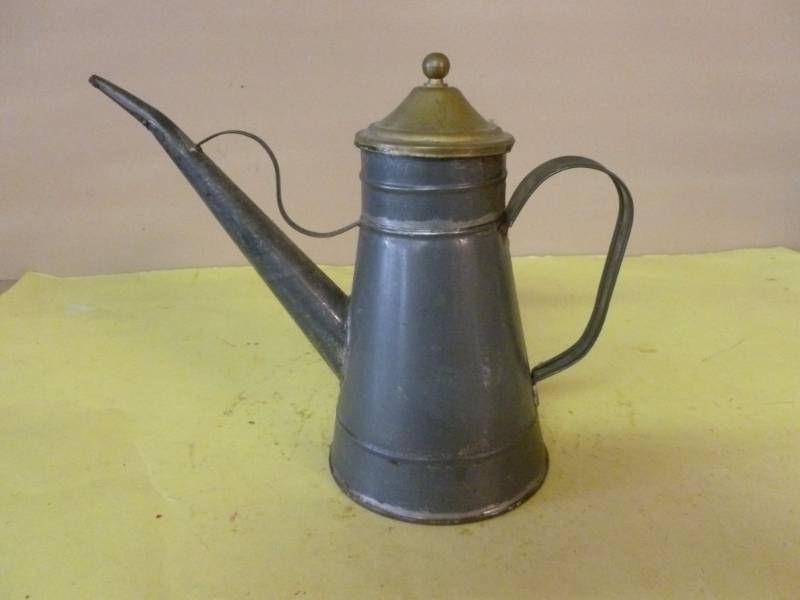 lot 182 image: Vintage Tea Pot