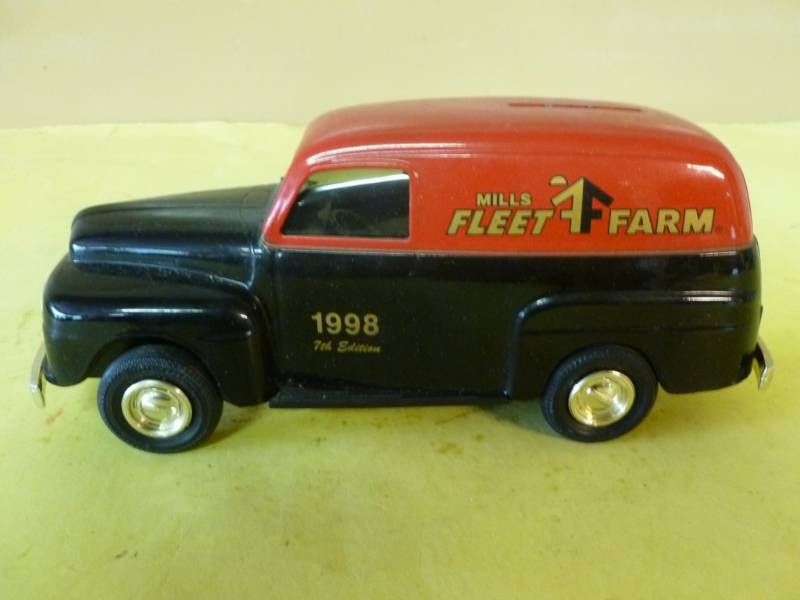 lot 184 image: Ertl Truck Coin Bank