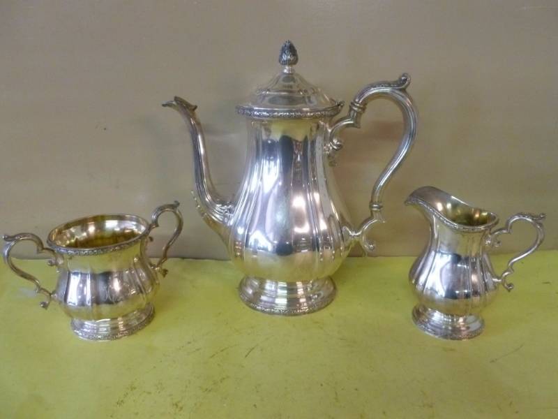 lot 195 image: Vintage Gorham Serving Set