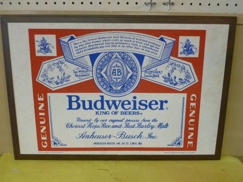 lot 208 image: Budweiser Collectible