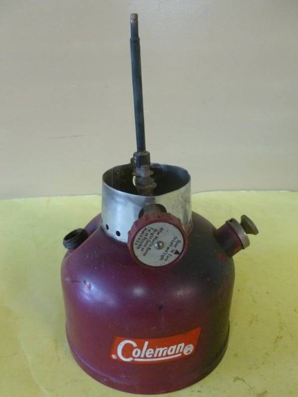 lot 255 image: Coleman Lantern