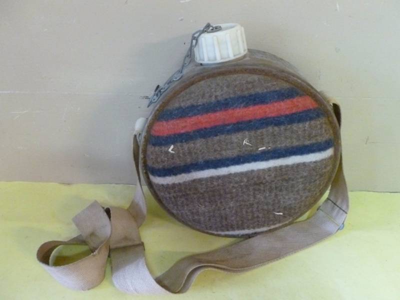 lot 271 image: Vintage Water Canteen