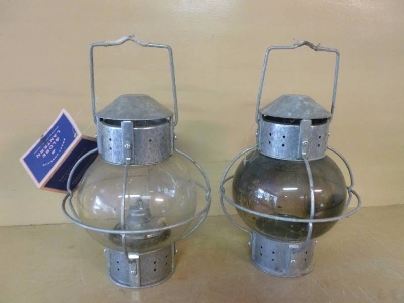 lot 281 image: Hanging Lantern