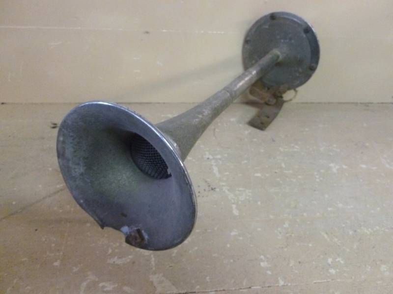 lot 287 image: Vintage Car Horn