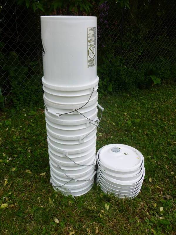 lot 323 image: Pails
