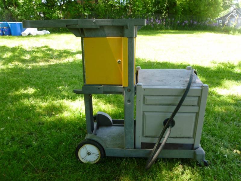 lot 329 image: Garden Cart