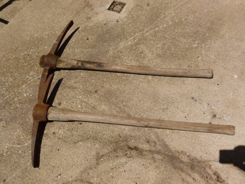lot 333 image: Vintage Pick Ax