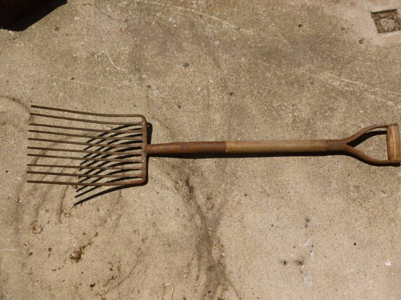 lot 334 image: Farm Fork