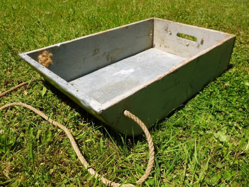lot 335 image: Vintage Ice Fishing Sled