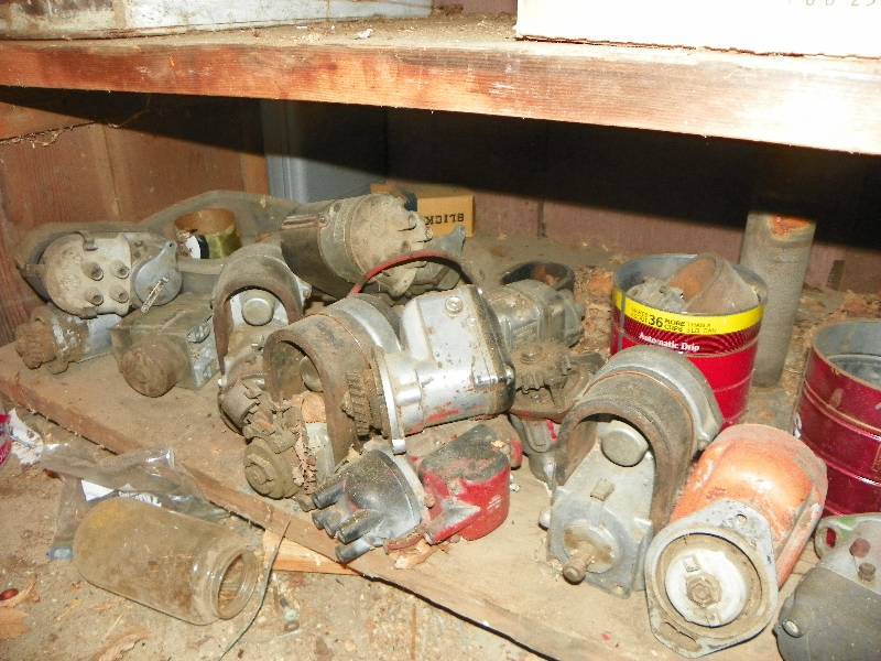 lot 169 image: VARIOUS ENGINE PARTS