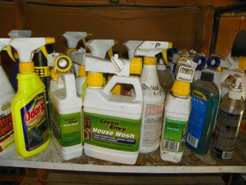 lot 180 image: HOUSE AND YARD CHEMICALS