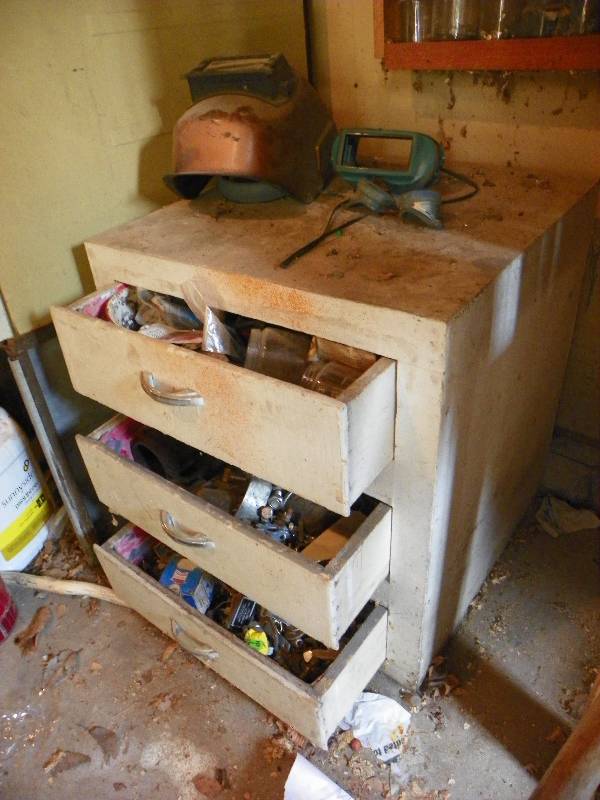lot 188 image: STORAGE CABINET WITH CONTENTS
