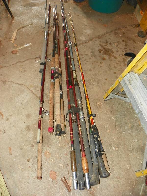 lot 190 image: LOT OF FISHING RODS