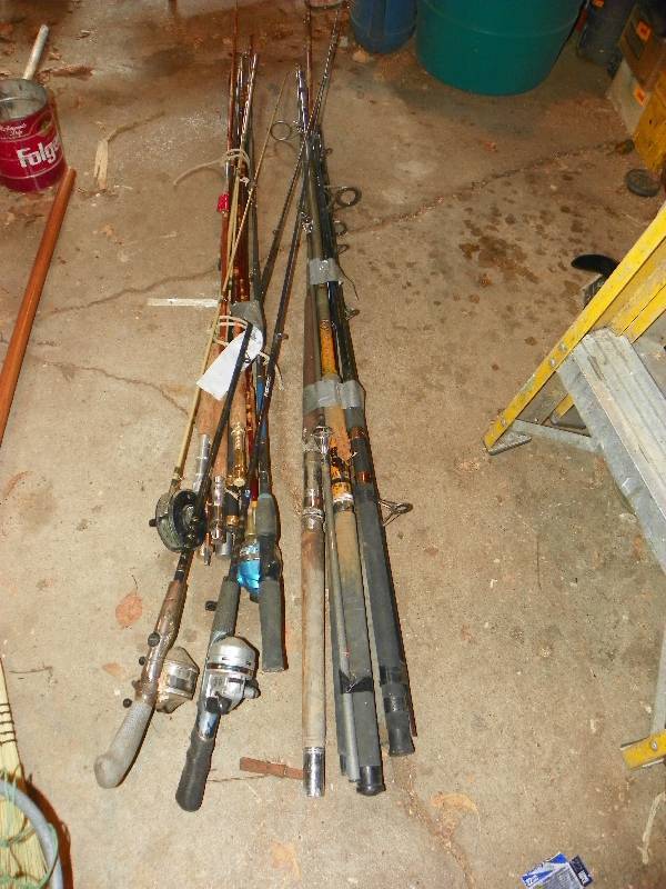 lot 191 image: LOT OF FISHING RODS