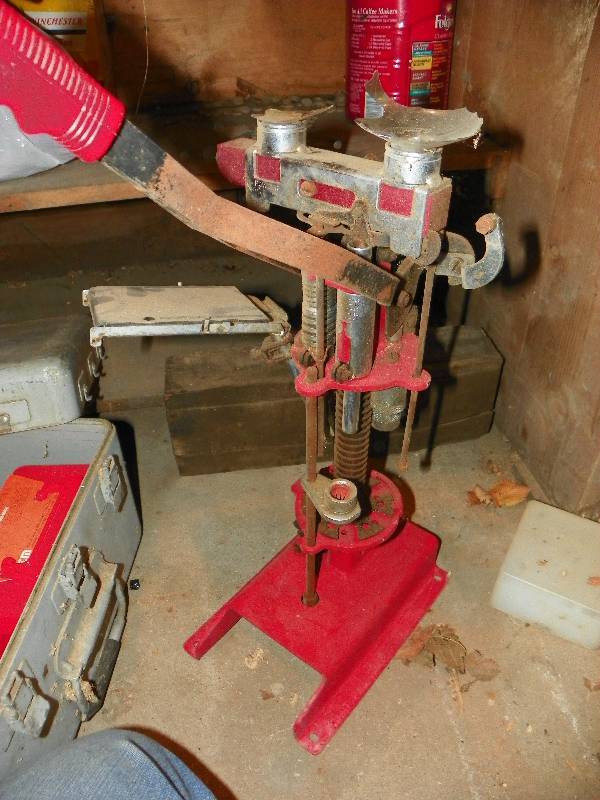 lot 199 image: SHELL RELOADER