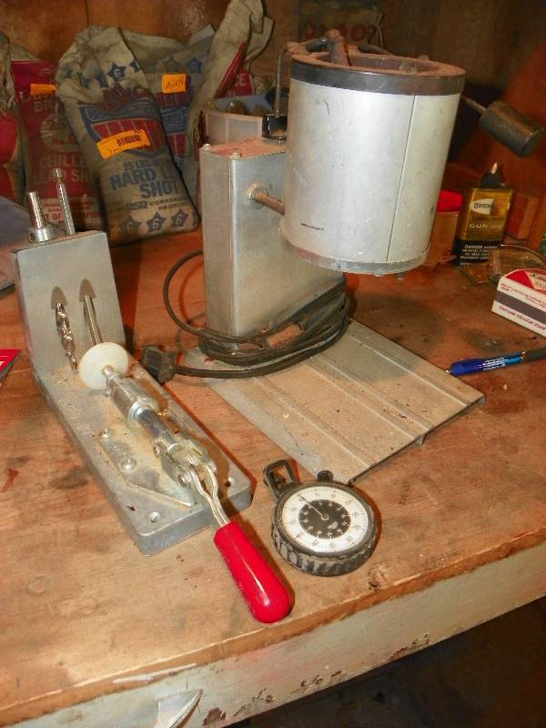 lot 207 image: DOWEL JIG, GAUGE AND AND SOME SORT OF SHAKERMIXER