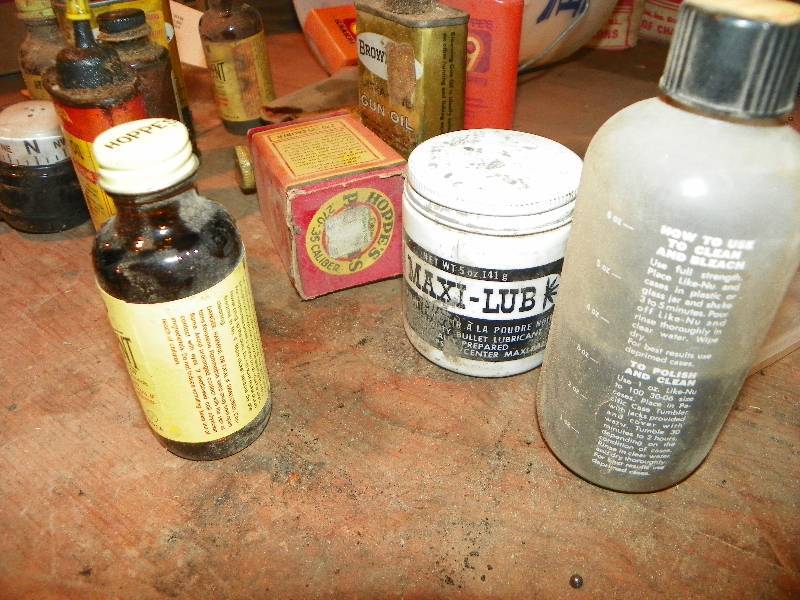 lot 211 image: GUN CLEANING SOLVENTS