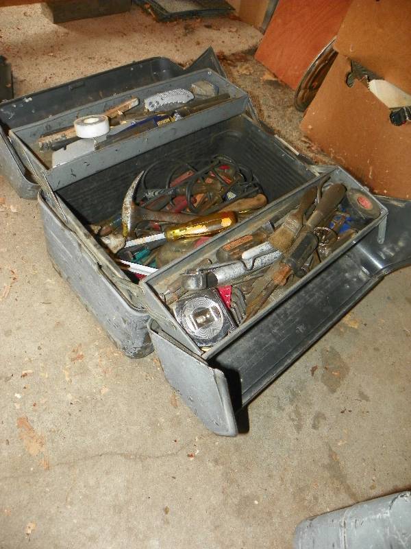 lot 5 image: TOOLBOX WITH CONTENTS OF HAND TOOLS
