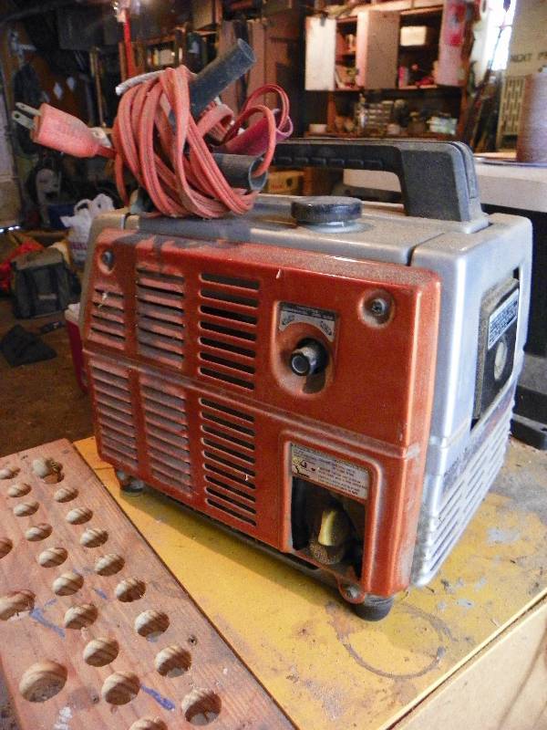 lot 8 image: HONDA EM 500 PORTABLE GENERATOR