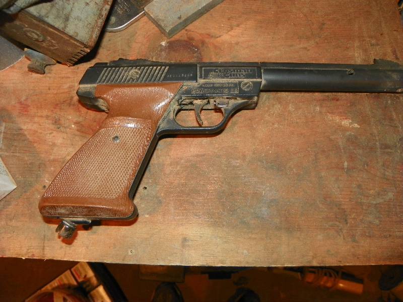 lot 14 image: CROSMAN AIRGUNS POWERMATIC BB GUN