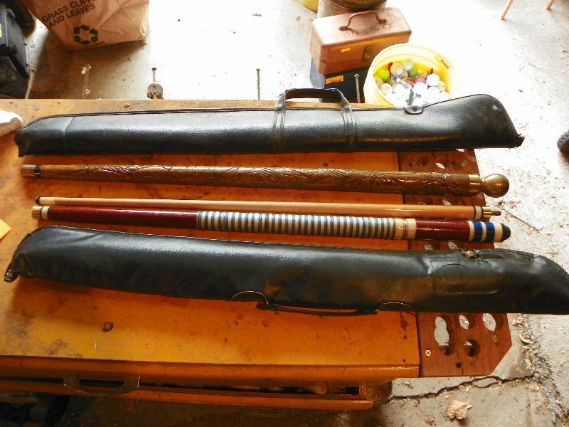 lot 36 image: POOL CUES AND CASES