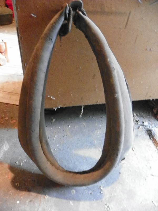 lot 44 image: OLD HORSE COLLAR