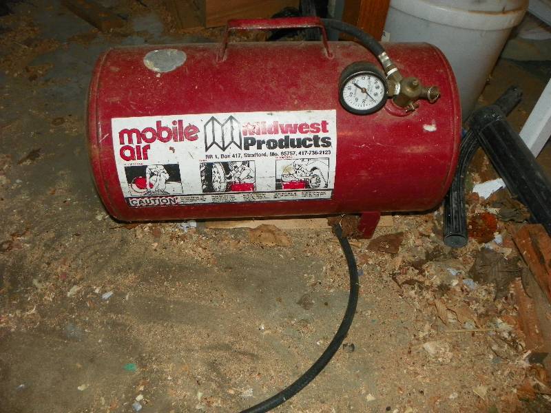 lot 62 image: MOBILE AIR TANK