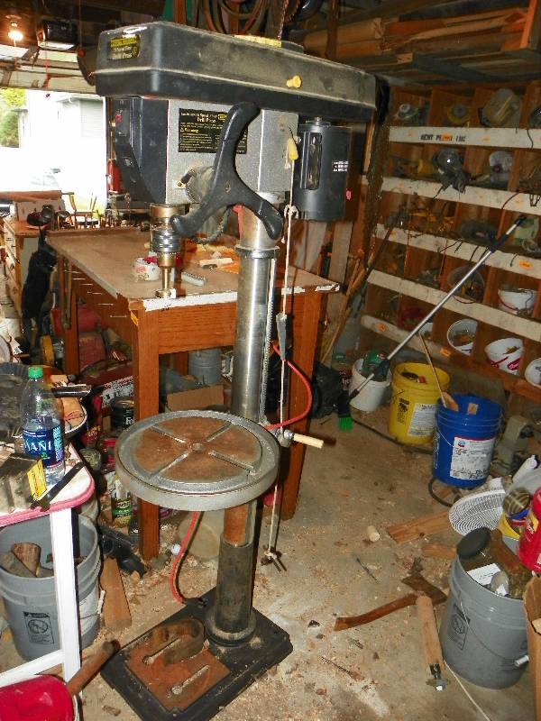 lot 71 image: CENTRAL MACHINERY 16 SPEED FLOOR DRILL PRESS