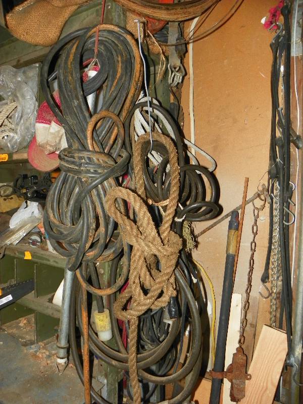 lot 77 image: CHAINS, ROPE AND CORD