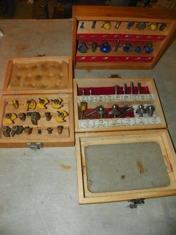lot 103 image: ROUTER BITS