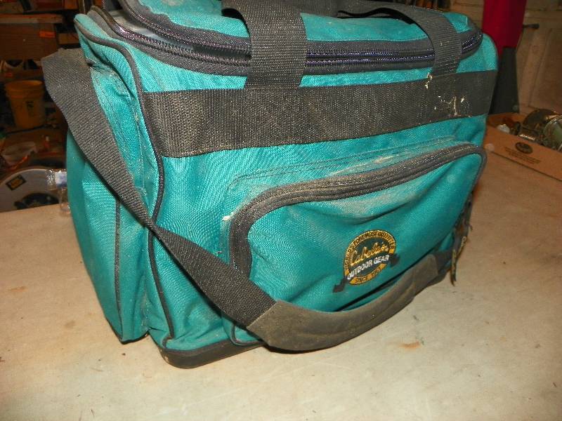 lot 108 image: TACKLE BOX WITH LURES