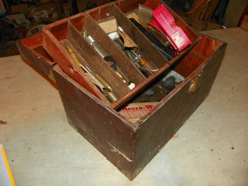 lot 109 image: WOODEN TOOL BOX WITH CONTENTS