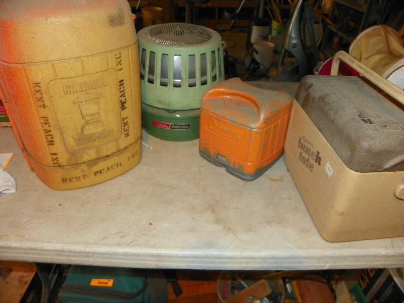 lot 112 image: LANTERNS AND COOLER