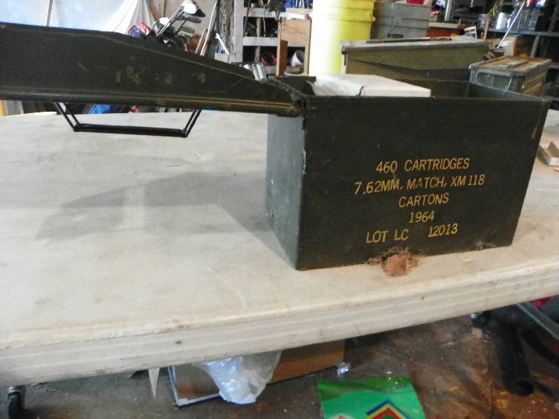lot 115 image: METAL AMMO BOX WITH 7.62MM CARTRIDGES