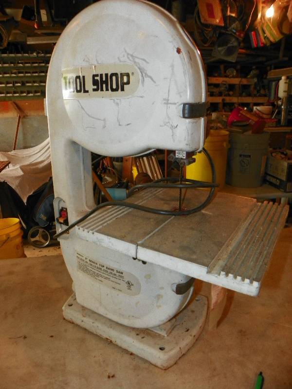 lot 124 image: TOOL SHOP, 9 BENCH TOP BAND SAW
